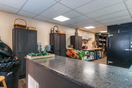 735 Columbia Avenue, Castlegar, 브리티시 컬럼비아주 V1N 1H1, 캐나다
