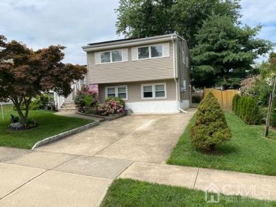 11 Tulip Drive, Old Bridge, New Jersey 08857, États-Unis