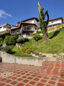 Principal Casa Tres Niv + Anexo Club de Campo San Antonio, Caracas, Miranda 00001, Venezuela