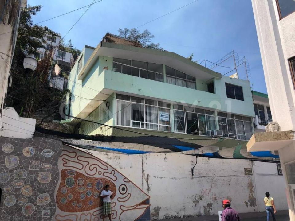 Single Family House For Sale, Francisco I. Madero 112, Manzanillo