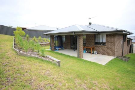 17 Medina Place, Cameron Park, NSW 2285, Austrália