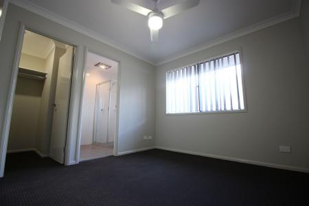 17 Medina Place, Cameron Park, NSW 2285, Austrália