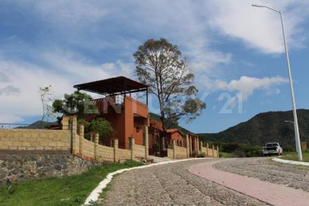 Paseo del Arroyo Lote 76,, Chapala, Jalisco 45900, México