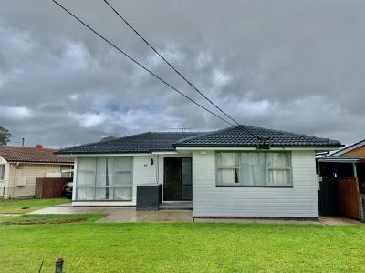 28 Lynesta Avenue, Fairfield West, NSW 2165, Australia