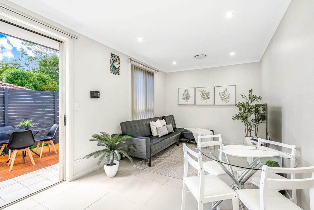 4/217 Targo Road, Girraween, NSW 2145, أستراليا