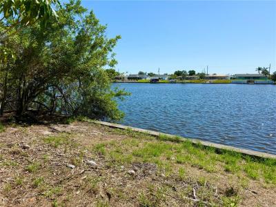 834 Ellicott Circle NW, Port Charlotte, פלורידה 33952, ארצות הברית של אמריקה 