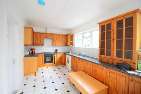 284, Hampton Road, ILFORD, United Kingdom