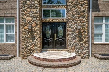 81 Somerset Drive, Yonkers, ניו יורק 10710, ארצות הברית של אמריקה