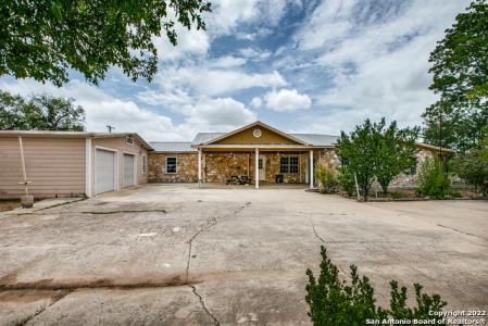 9758 Southton Rd, San Antonio, Texas 78223-4833, USA