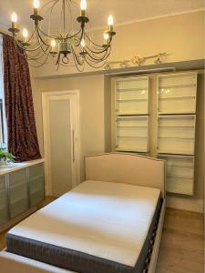 Queen's Gate, London, Vương Quốc Anh