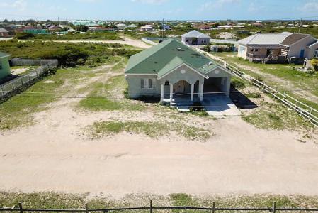 3 Bed 2 Bath Home in East Surburbs, Grand Turk, 特克斯和凱科斯群島