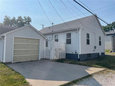 816 Armory Avenue, Chariton, Iowa 50049
