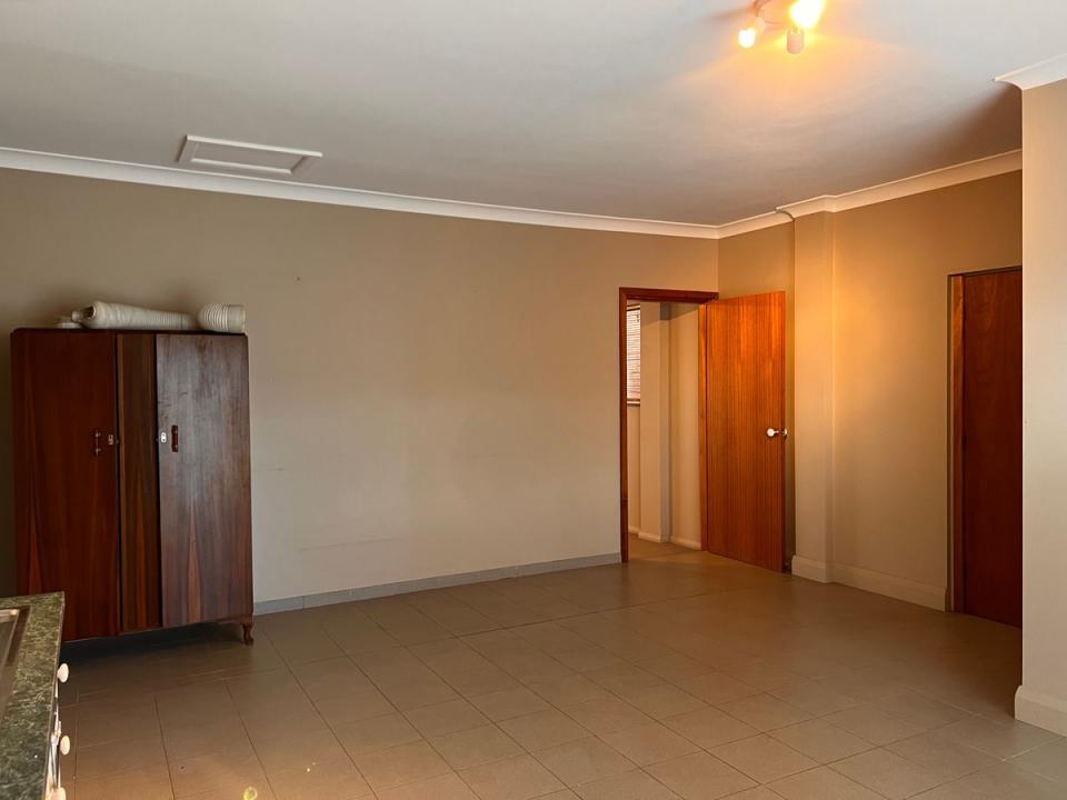 25A Belmont Road, Glenfield, NSW 2167, Austrália