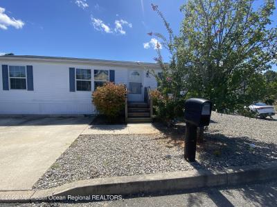 5 Maple Tree Court, Manahawkin, NJ 08050, USA