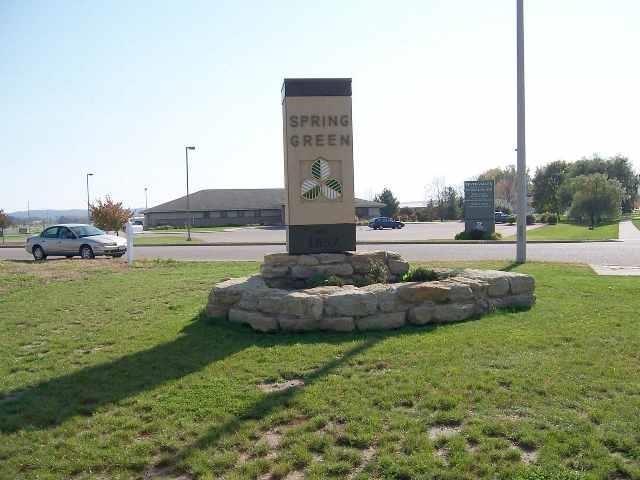 L37,38,40 Spring Street, Spring Green, ויסקונסין 53588, ארצות הברית של אמריקה 