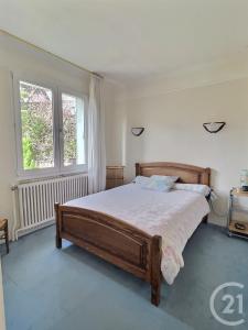 L Hay Les Roses, Île-de-France 94240, França