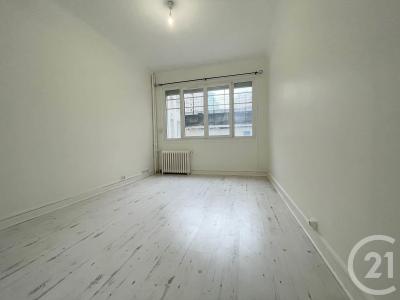 Courbevoie, Île-de-France 92400, アキタン