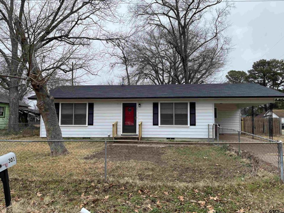 301 S Howison, Bogata, Texas 75417