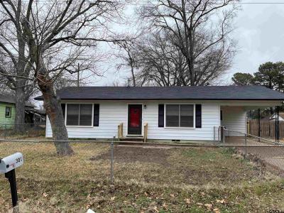 301 S Howison, Bogata, Texas 75417