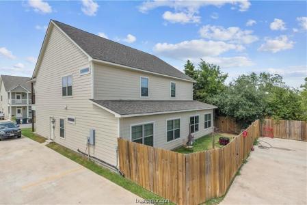 304 Cooner St #a Street , A, College Station, 텍사스 77840, 미국