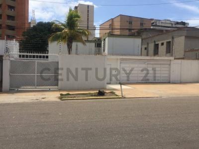 Av. 8B con calle 67 Olegario Villalobos Maracaibo Zulia Av. 8B Casa No. 67-111 Maracaibo Zulia, Maracaibo, Zulia 00001, Venezuela