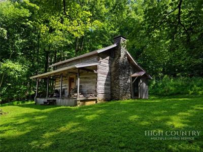 675 Clifton Springs Trail, Warrensville, North Carolina 28693, USA