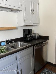 1551 State Street, Anchorage, Alaska 99504, Stati Uniti