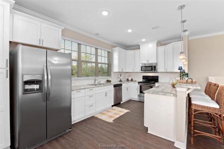 2011 Harvey Mitchell Parkway S, College Station, Teksas 77840-5102, Amerika Birleşik Devletleri