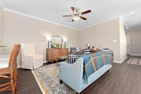 2011 Harvey Mitchell Parkway S, College Station, Teksas 77840-5102, Amerika Birleşik Devletleri