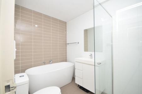 10/4-6 Peggy Street, Mays Hill, NSW 2145, Australia
