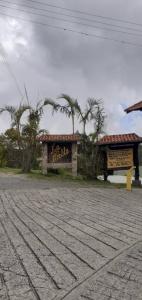 Km 24, Urbanización La Niebla, El Junquito Quinta Na-Melo, Caracas, Distrito Capital 1030, Venezuela