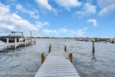 94 Beach Court, Brick, NJ 08723, USA