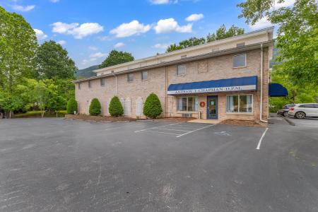 2537 East 4th Avenue, Big Stone Gap, 弗吉尼亚州 24219, 美国