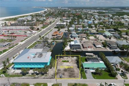 121 Egret Street, Fort Myers Beach, Florida 33931, USA