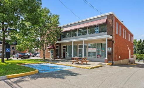 3188  Ch. Ste-Foy, Québec (Sainte-Foy/Sillery/Cap-Rouge), Québec G1X 1R4, Canada