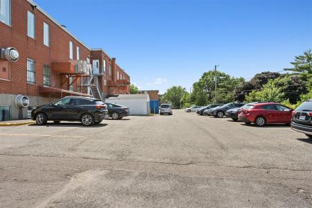 3188  Ch. Ste-Foy, Québec (Sainte-Foy/Sillery/Cap-Rouge), Quebec G1X 1R4, Canada