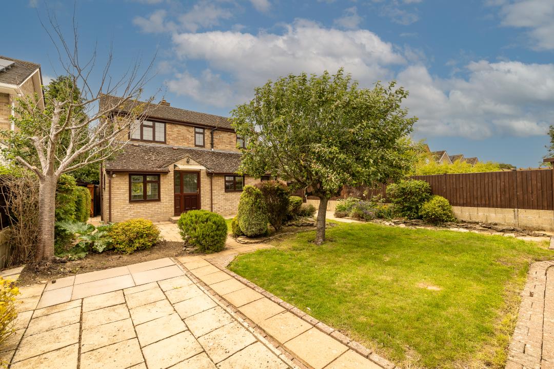 Home For Sale, St. Marys Close KIDLINGTON United Kingdom