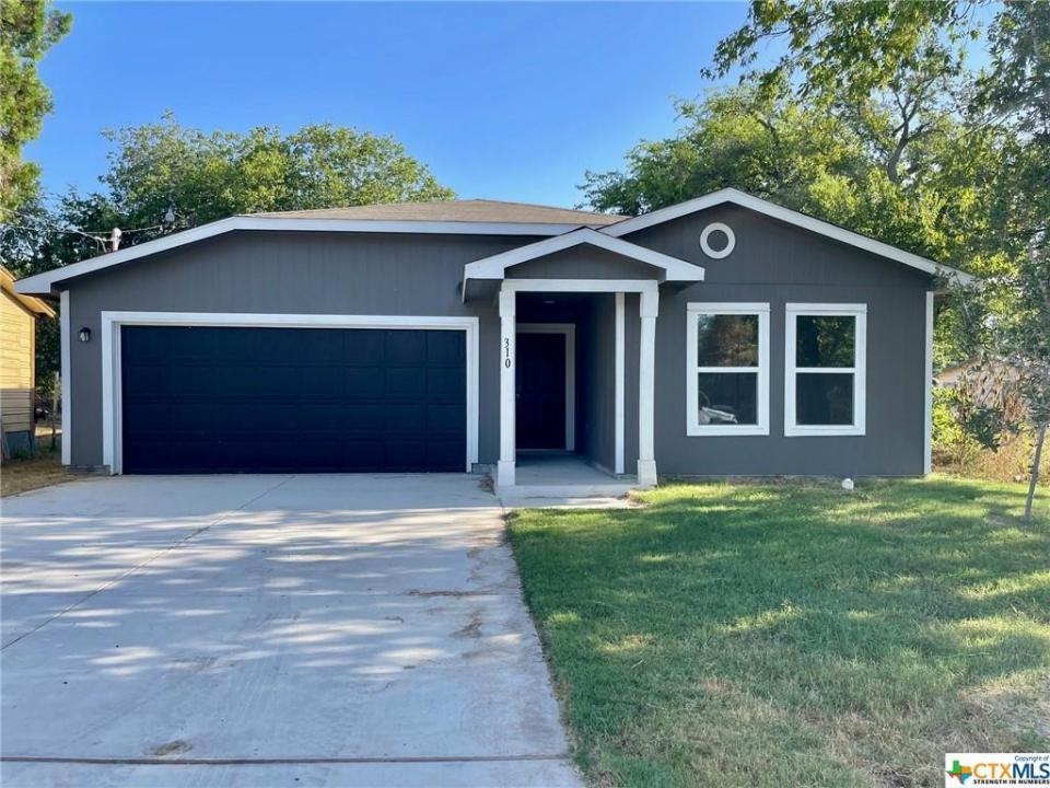 310 E Klein Street, Seguin, Texas 78155