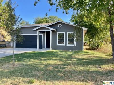 310 E Klein Street, Seguin, Texas 78155