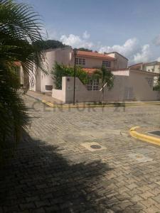 Villa El Encanto Venta de Casa en Mañongo, Naguanagua, Carabobo 2006, Venezuela