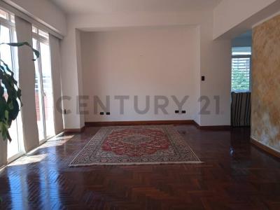 Avenida Las Esmeraldas Residencial El Arenal, Caracas, Miranda 1083, Venezuela