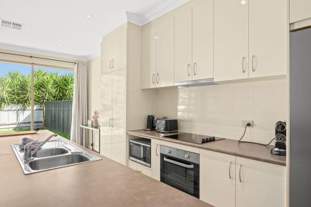 10A Oakley Crescent, Aldinga Beach, SA 5173, Úc