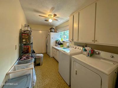 1870 Pinehill Drive, Raymond, Mississippi 39154