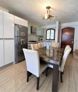 Av R-18 Townhouse Pueblo viejo Isla Milos, Lechería, Anzoategui 6016, ベネズエラ