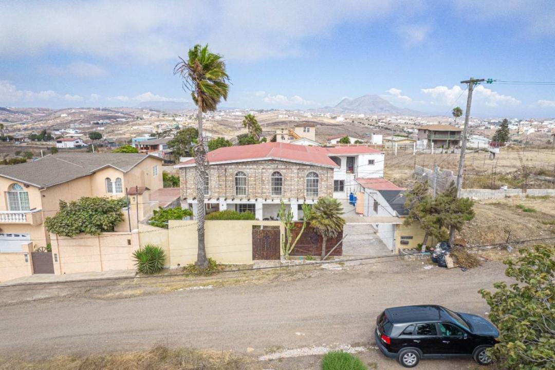 Single Family House For Rent, El Rosario 10202 lote 24, manzana 650