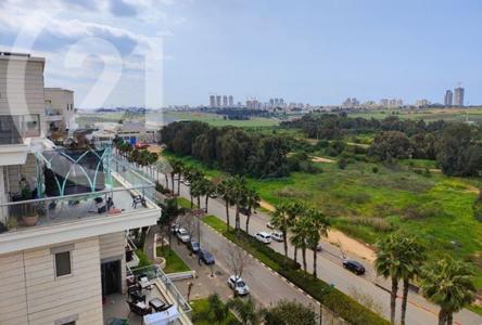 לנטוס, Netanya נתניה, Israel