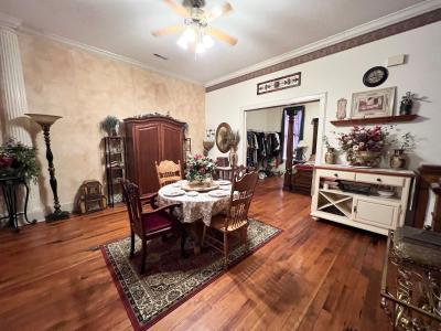 207 South Main, Hannibal, Missouri 63401, USA
