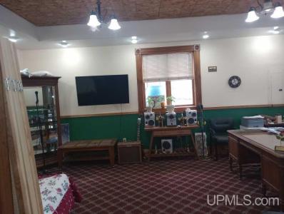 54921 Us41, Calumet, Michigan 49913