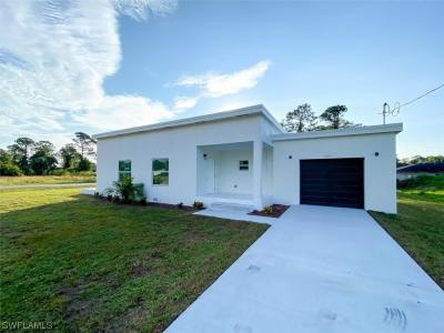 2401-2403 Joe Avenue S, Lehigh Acres, פלורידה 33973, ארצות הברית של אמריקה