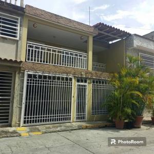 22 Buenaventura country, Guatire, Miranda 1221, Venezuela